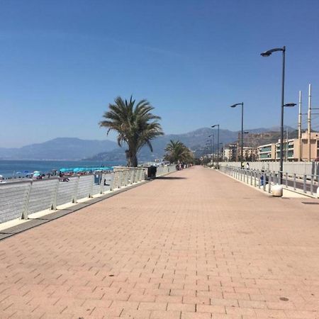 Casa Mare - 250M Dalla Spiaggia Διαμέρισμα Vallecrosia Εξωτερικό φωτογραφία