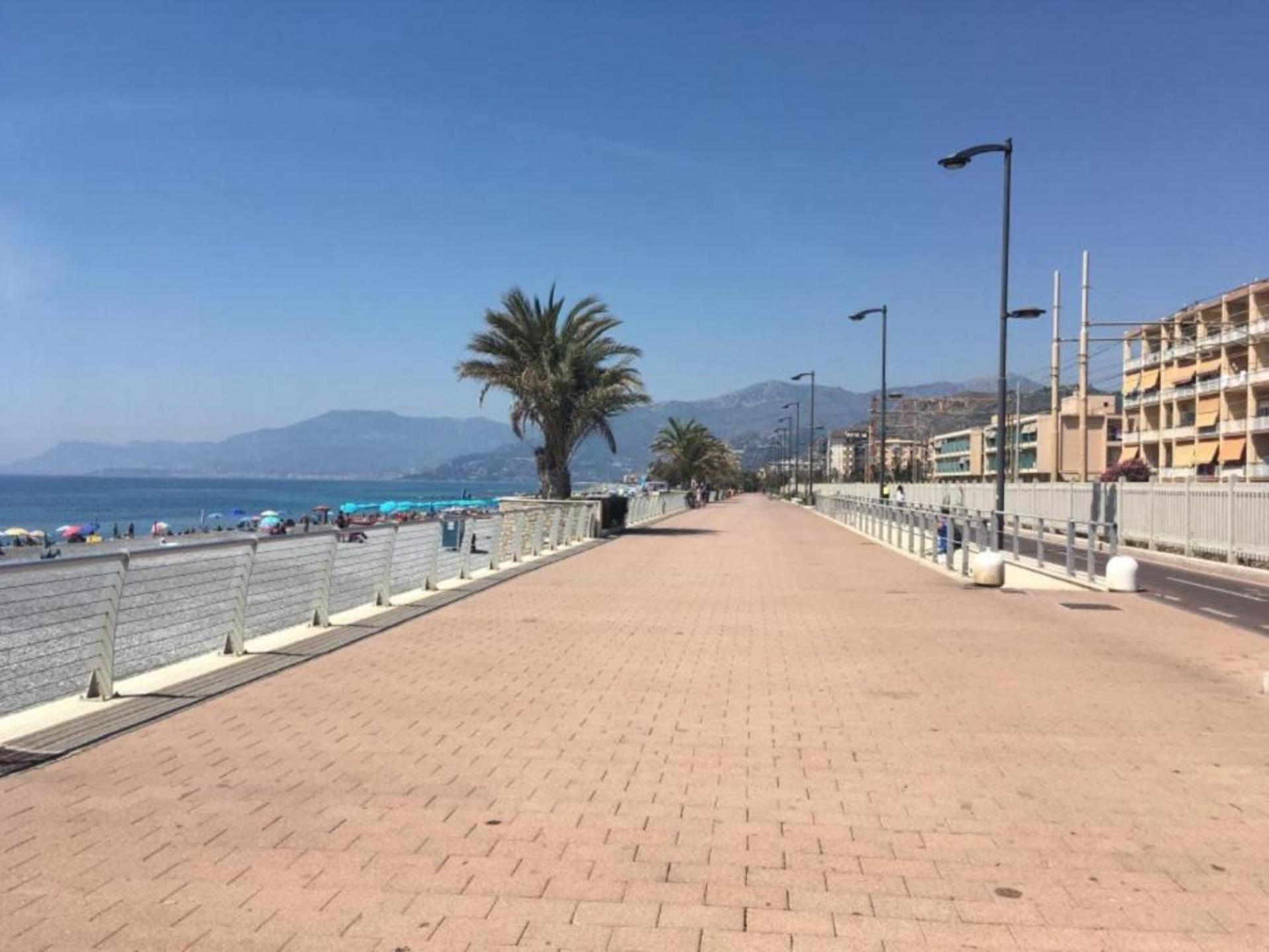 Casa Mare - 250M Dalla Spiaggia Διαμέρισμα Vallecrosia Εξωτερικό φωτογραφία